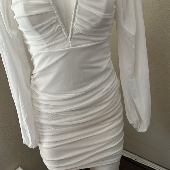 White Summer Dress NWT Size Small - Picture 3 of 3